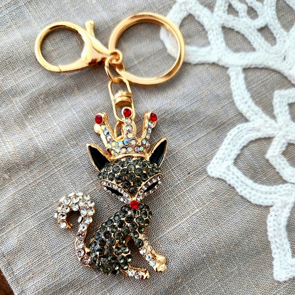 💥SALE💥Crowned Rhinestone Fox Keychain - Picture 2 of 3